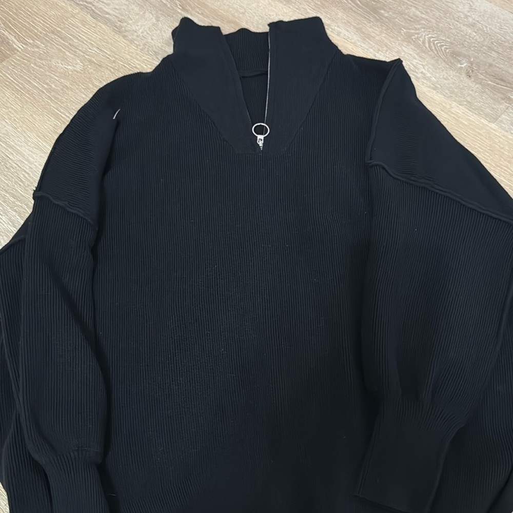 black oversized half zip sweater 🖤 size medium